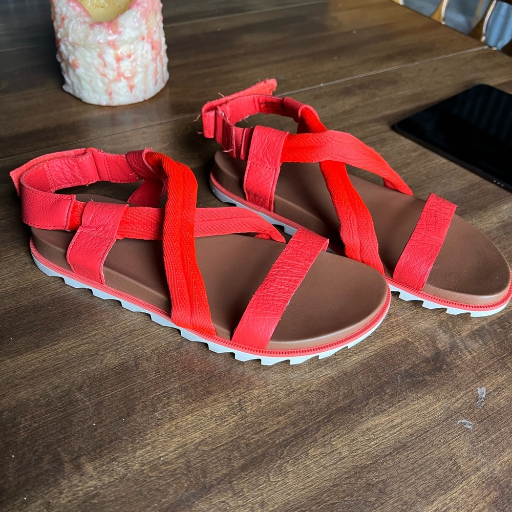 Sorel Sandals size 8